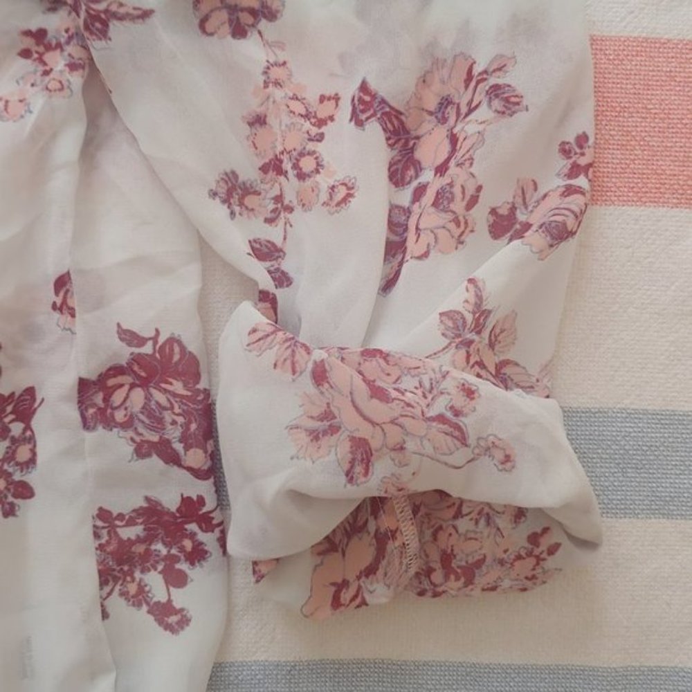 Modcloth Be Buzzworthy White Chiffon Blouse Floral - Picture 9 of 15
